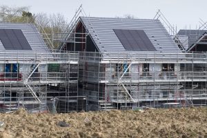 solar-panels-on-newbuild-houses-shutterstock_2148938219-300x200.jpg