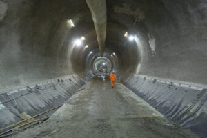 Whitechapel station platform tunnels